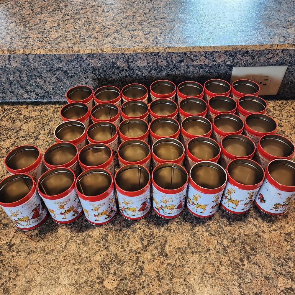 Vintage Christmas Reindeer Tins w Lids
